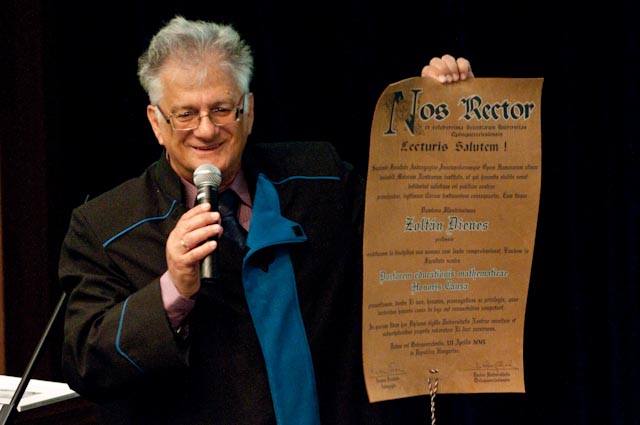 Sándor Klein and the scroll