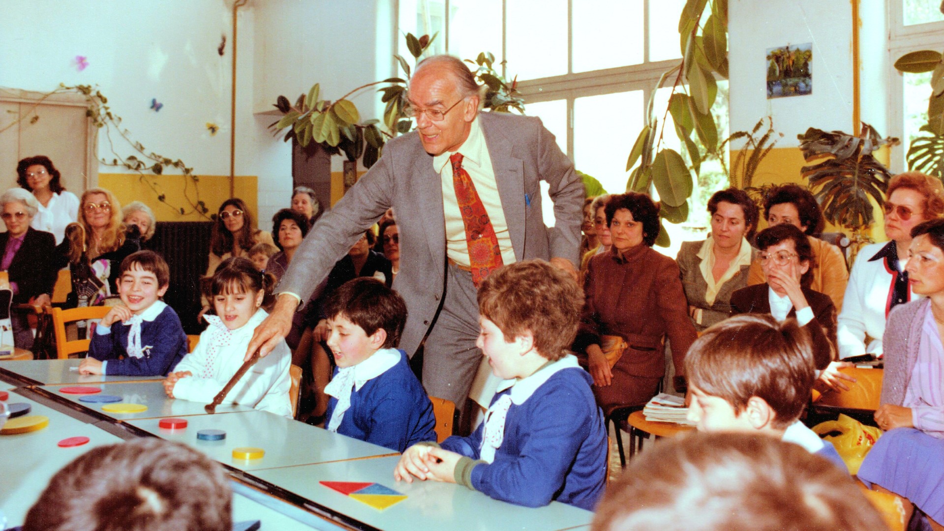 Zoltan demonstrating math games with students for teachers